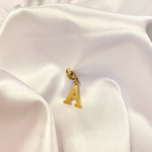 Charger l'image dans la galerie, Charms Lettre