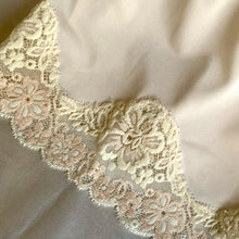 Charger l&#39;image dans la galerie, Ensemble de lingerie Sweet Cream
