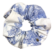 Load image into Gallery viewer, Scrunchie Pompadour
